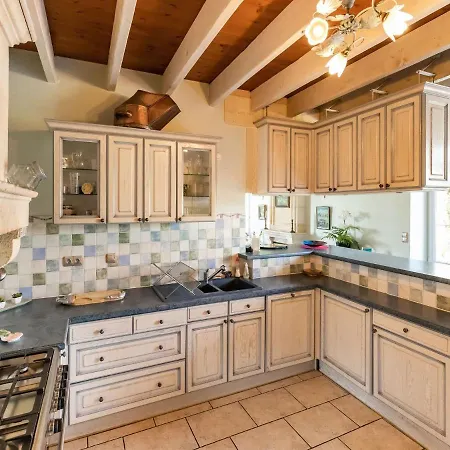 Holiday home Lovely Chateau 25 Min From Bordeaux