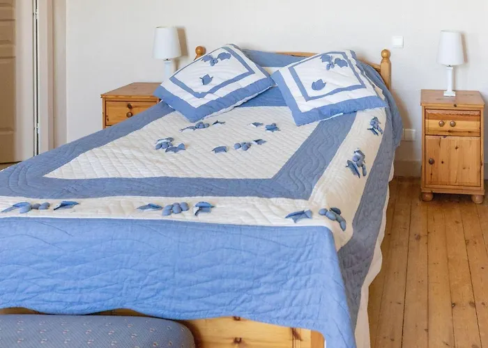 Elegant Chateau Escape Cézac